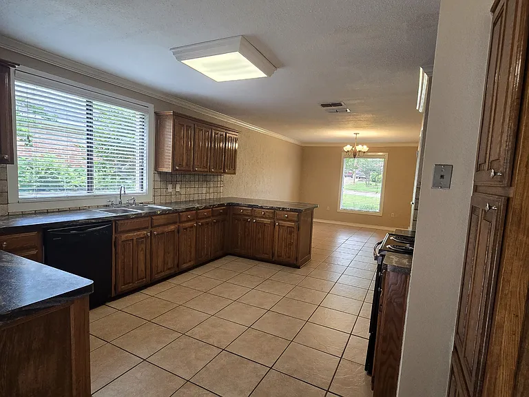 1822 Northwood Ct — Photo 12