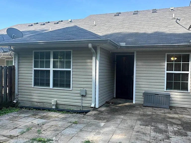 826 Whispering Willow Ct — Photo 11