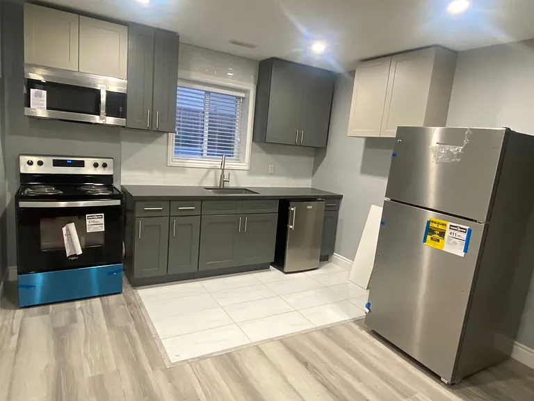 1178 Edward Ave — Photo 8