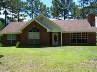 371 Surrey Ln, Lufkin, TX 75901