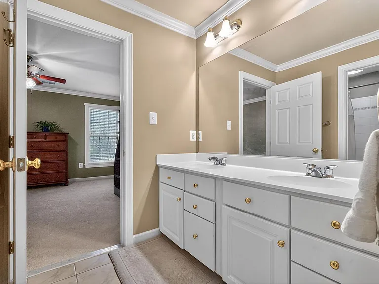 401 Hilton Head Ct — Photo 46