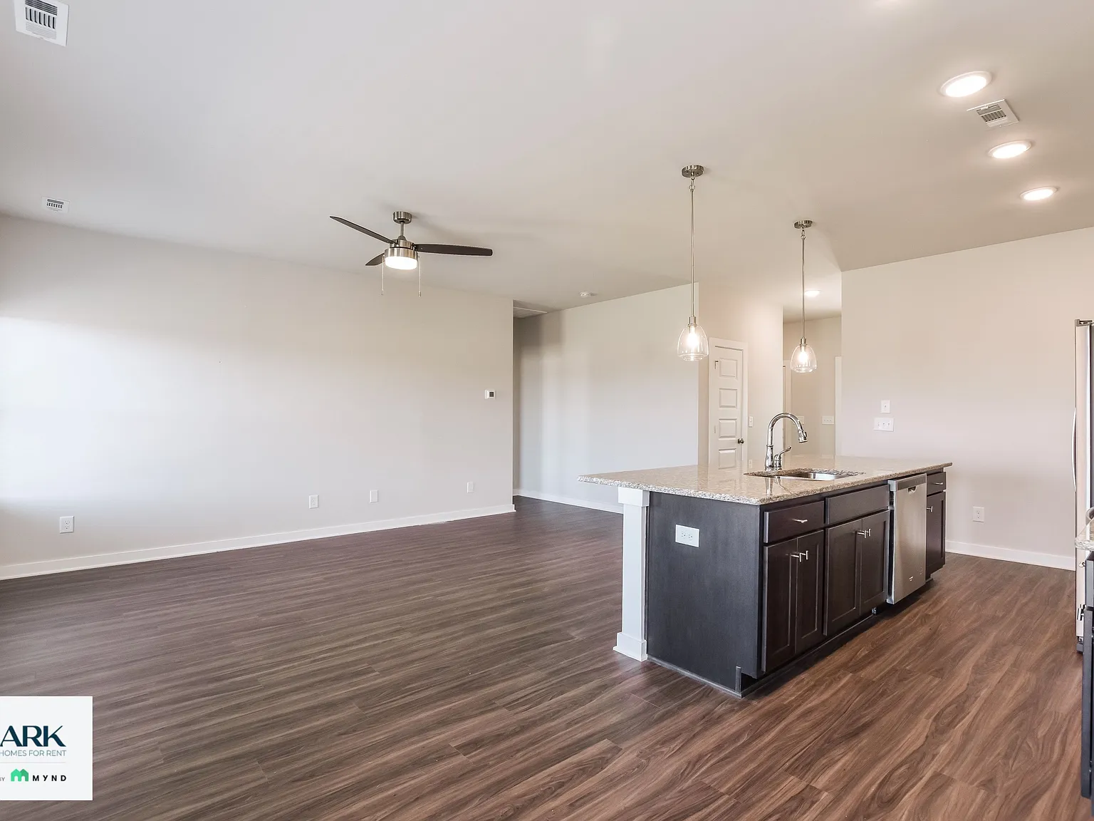 4 bed, 2.0 bath, 1574 sqft, $1,779 — Photo 3