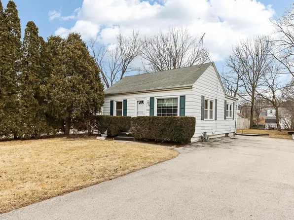 1430 South Rock PLACE, New Berlin, WI 53151