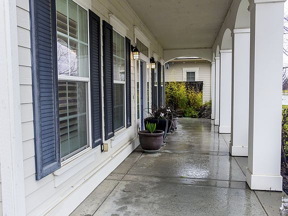 3rd image of 2705 Centennial Dr