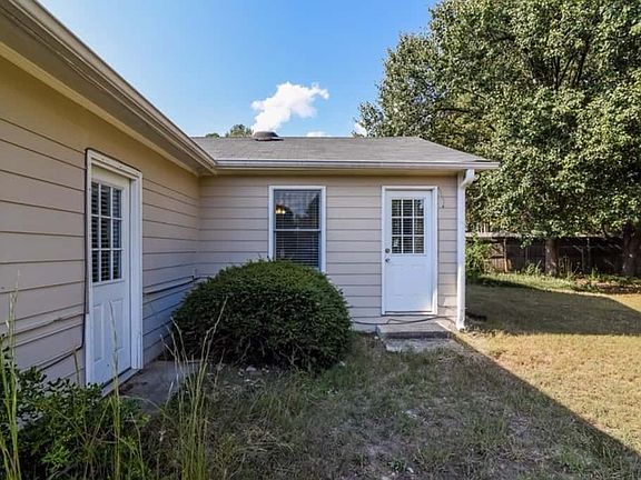 2nd image of 2864 Shane Dr