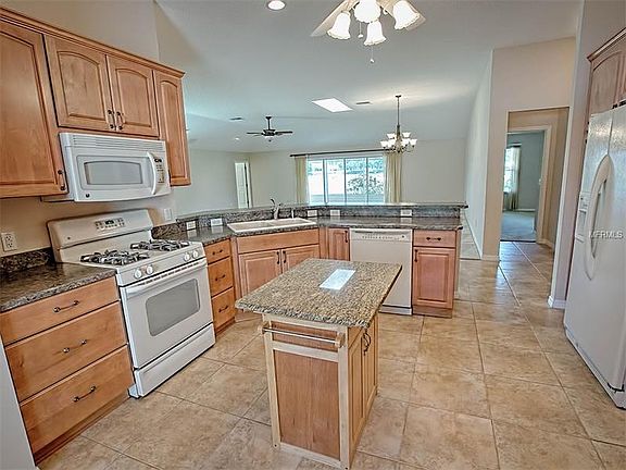 5th image of 7813 SE 170th Stonebrook Ln