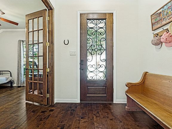 3rd image of 4413 Forest Cove Dr