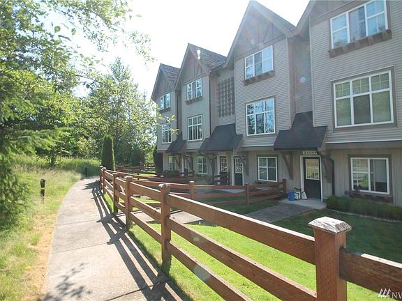 2nd image of 22545 NE Alder Crest Ln