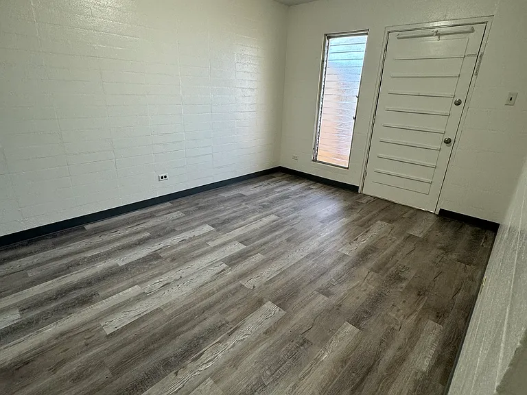 2116 Lime St #101 — Photo 5
