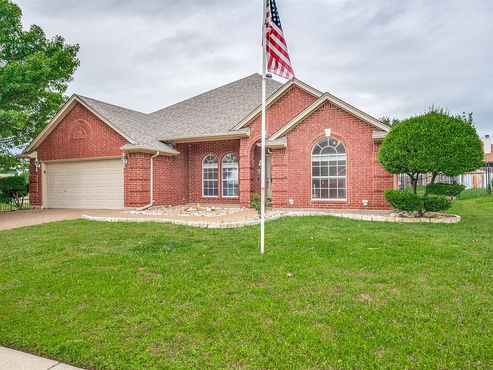 1st image of 828 Sky Wood Ct