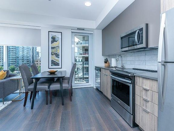 4th image of 510 12th Ave SW #402