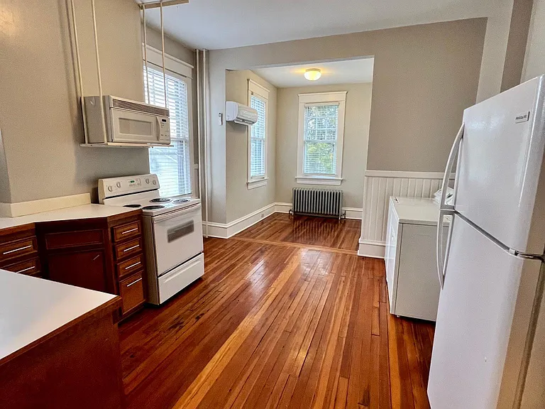 1188 W 4th St #1 — Photo 12