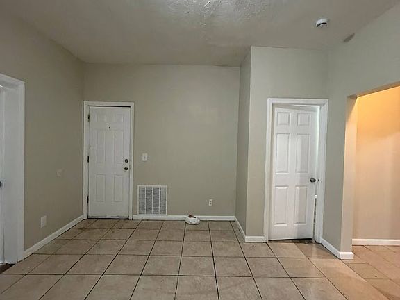 3rd image of 133 Pennsylvania Ave #1R