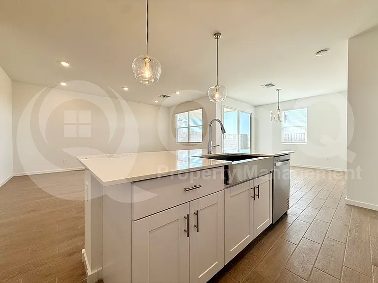 33110 N Noir Dr — Photo 4