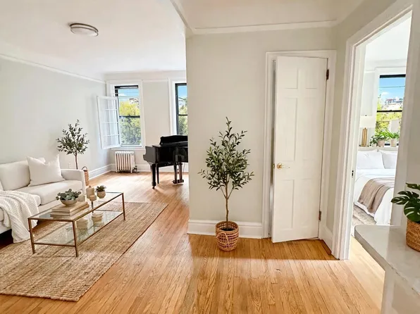 253 West 16th Street image 1 of 15