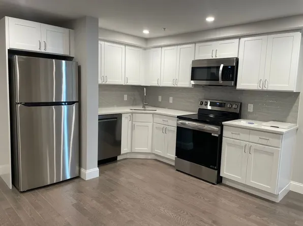 325 Bank St #3A, Harwich, MA 02645