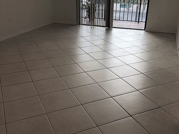4th image of 10431 N Kendall Dr APT D201