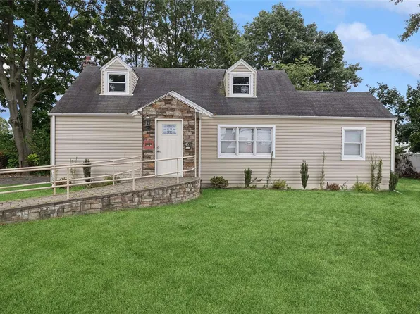 453 S Oyster Bay Road, Plainview, NY 11803