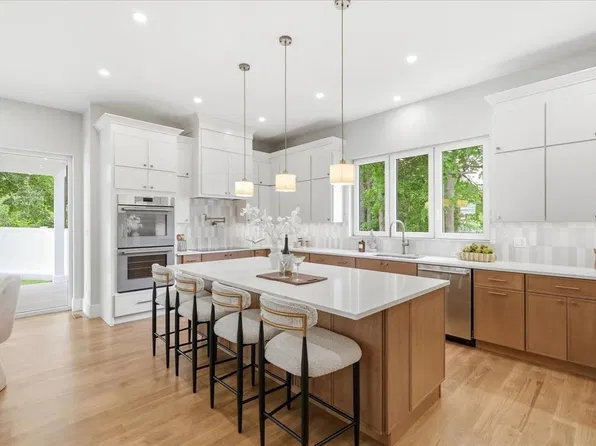 262 River St, Newton, MA 02465