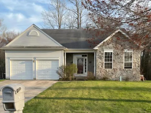 723 Streamview Ln, Vineland, NJ 08360