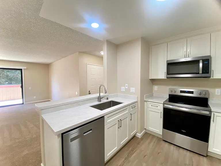 254 Hackamore Cmn — Photo 4