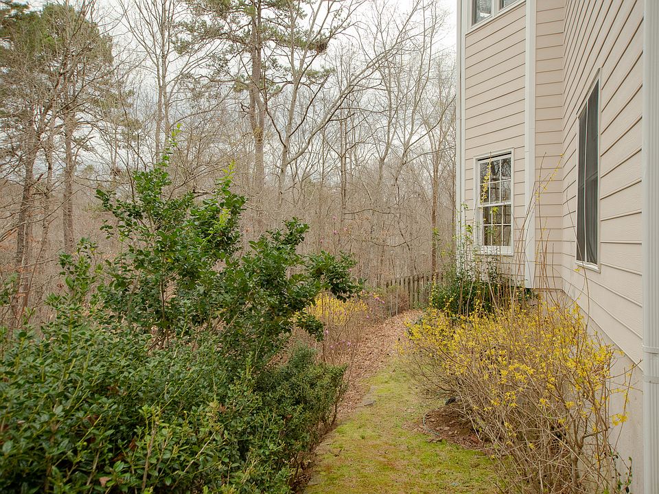 2nd image of 210 Creekside Park Dr