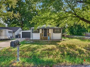 1520 Frankfort St, Winfield, KS 67156