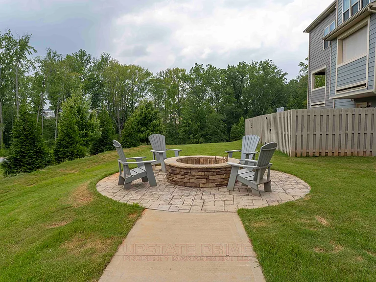 8 Questover Dr — Photo 31