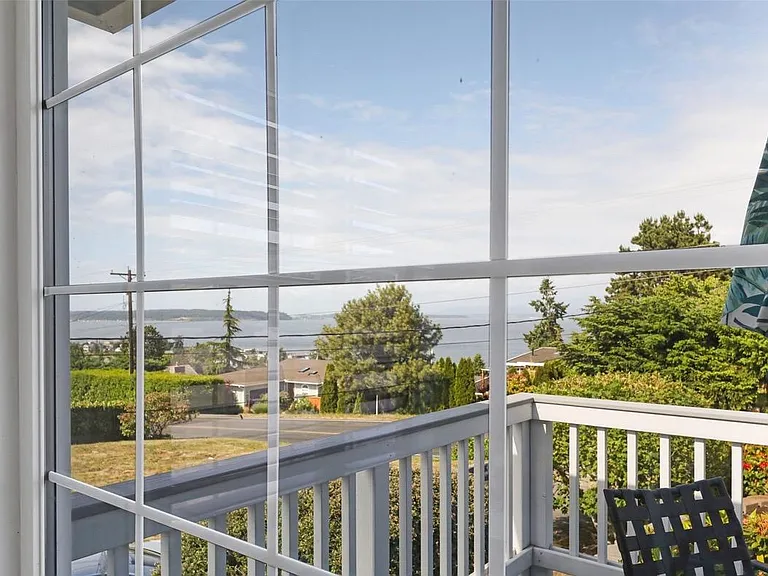 1486 SE Camano Dr — Photo 6