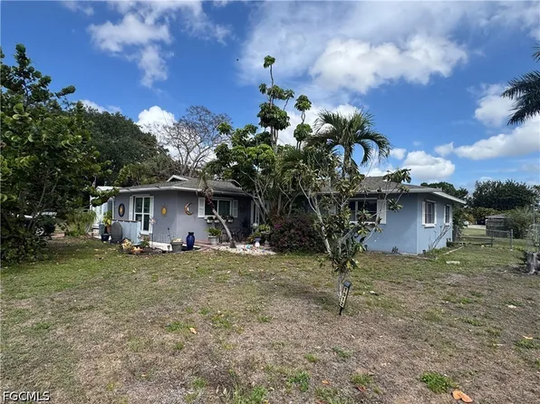 1912 Howe Ct, North Fort Myers, FL 33903