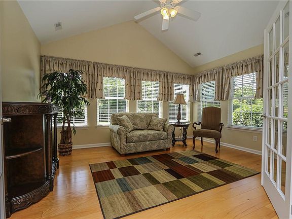 4th image of 1014 Feltham Ln