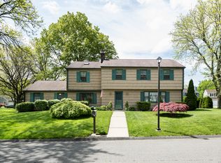 12 Sachem Cir, Meriden, CT 06450