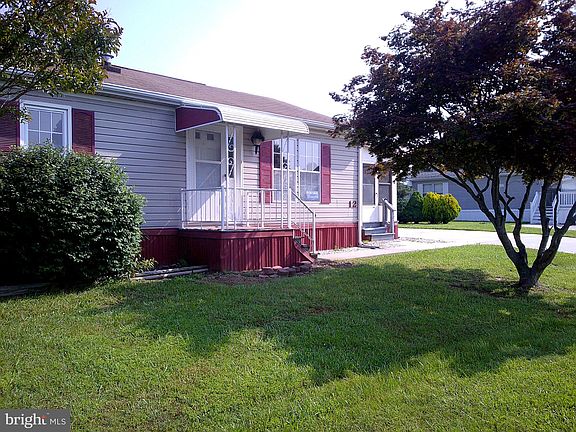 3rd image of 12 Andover Ln #37791