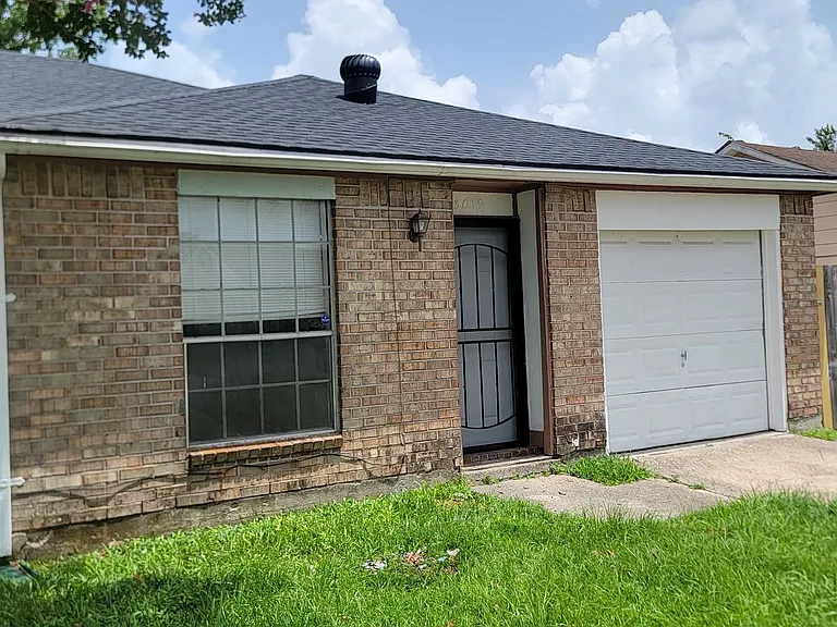3019 Aspin Dr — Photo 2