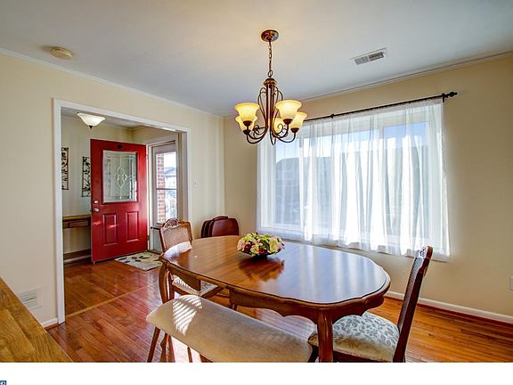 4th image of 3207 Ruby Dr