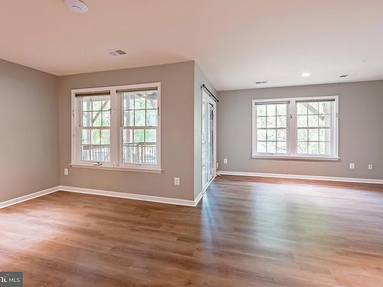 3385 Beechcliff Dr — Photo 30