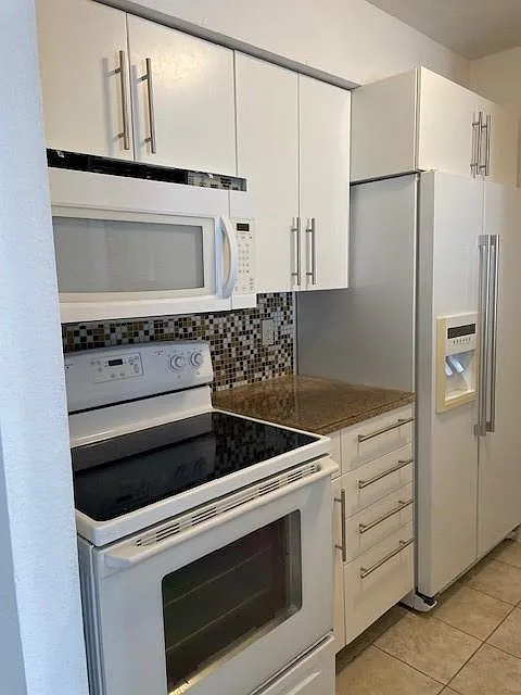 2 bed, 2.0 bath, 1068 sqft, $1,260 — Photo 3