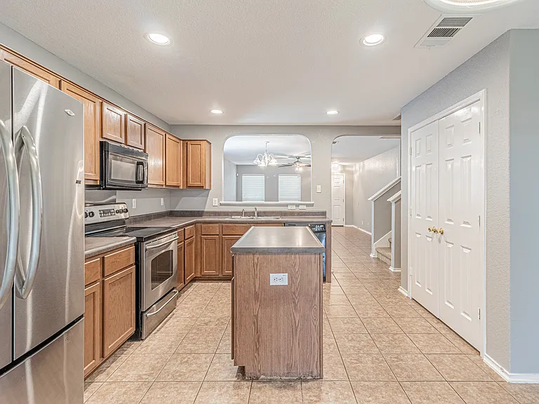 326 Diana Dr — Photo 11