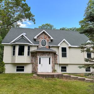 2193 Lake Dr, Henryville, PA, 18332