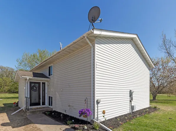 27995 Forest Blvd, Wyoming, MN 55092