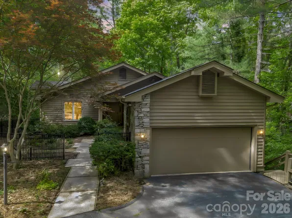 118 Timber Creek Rd, Laurel Park, NC 28739