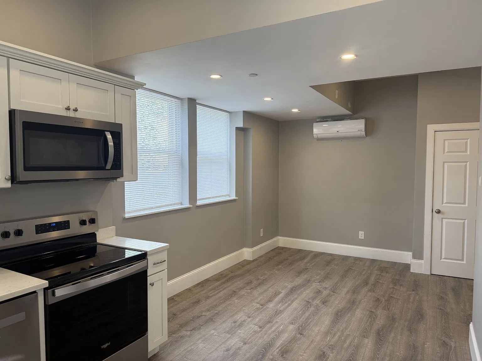 1 bed, 1.0 bath, 500 sqft, $2,000 — Photo 3