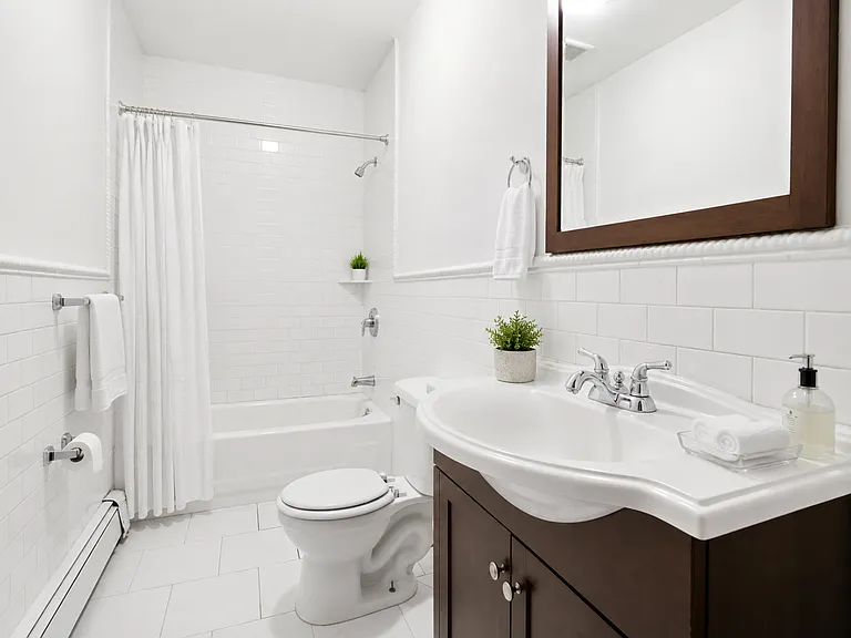 306 Franklin Ave #2 — Photo 5