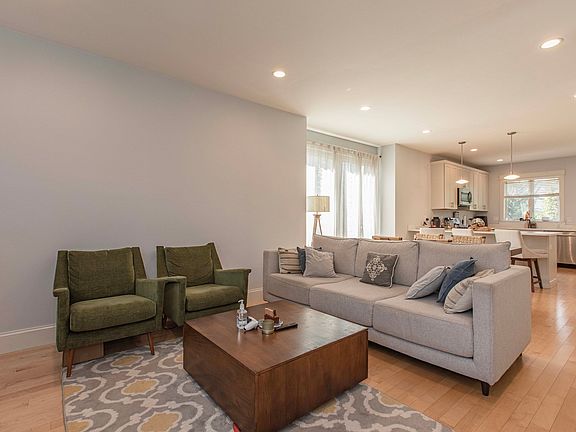 2nd image of 37 Bacon St Unit 37