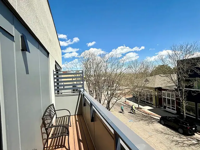 727 Front St — Photo 19