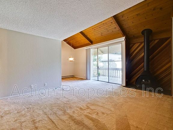 5th image of 505 Cypress Point Dr Unit 200