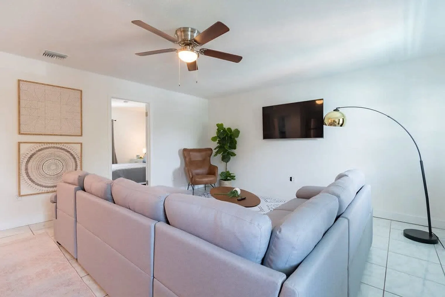 2 bed, 1.0 bath, 796 sqft, $2,725 — Photo 2