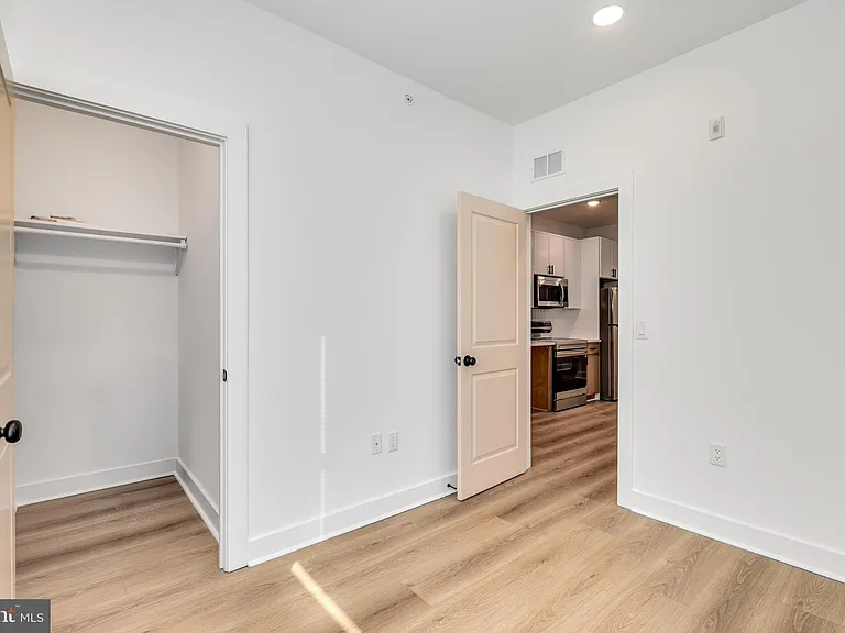 1634 W Susquehanna Ave #3 — Photo 4