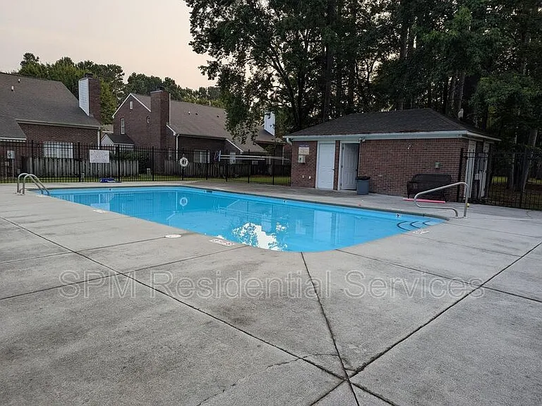 5147 Lampost Cir — Photo 18