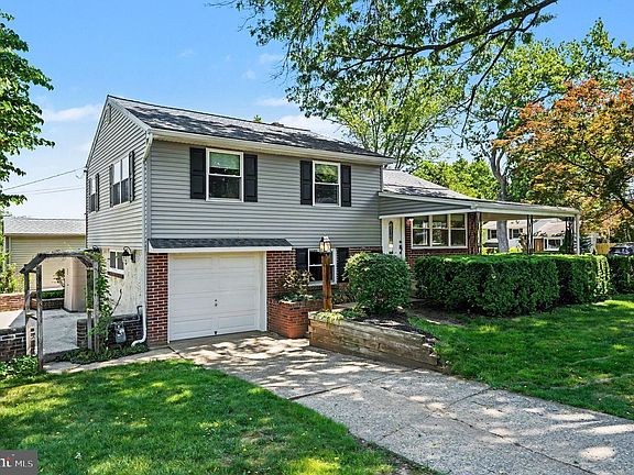 3rd image of 529 Columbia Ave